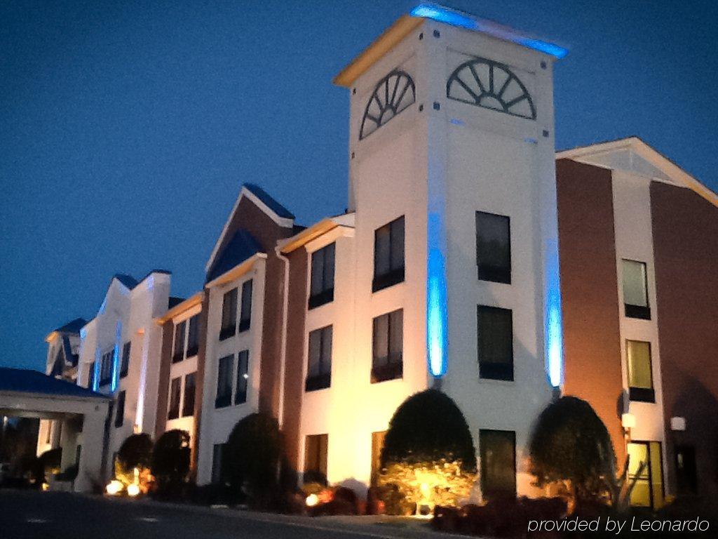 Comfort Inn & Suites Dahlonega University Area Exterior foto